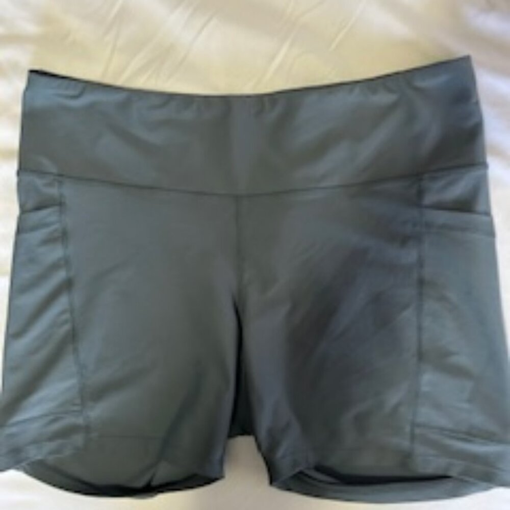 Old Navy bike shorts size XXL